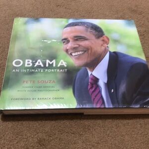 🌸NEW🌸 Obama Book: An Intimate Portrait By Pete Souza Sealed In Plastic